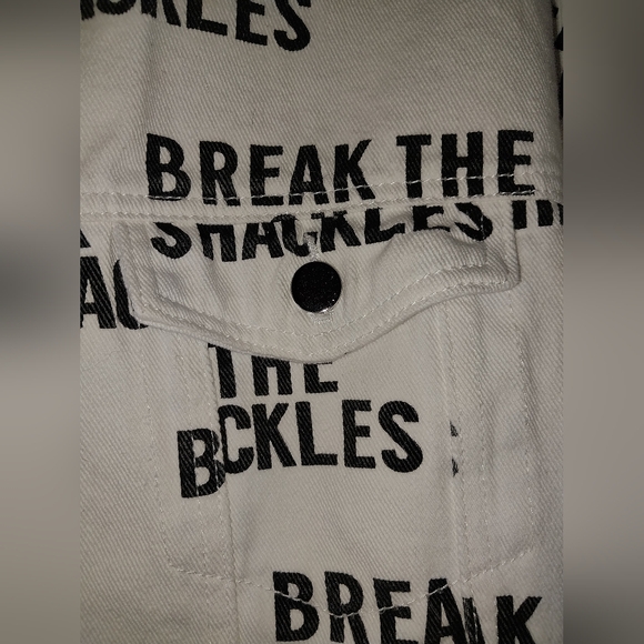 White Boxy "Break" Statement Jacket. Size S - Picture 5 of 7